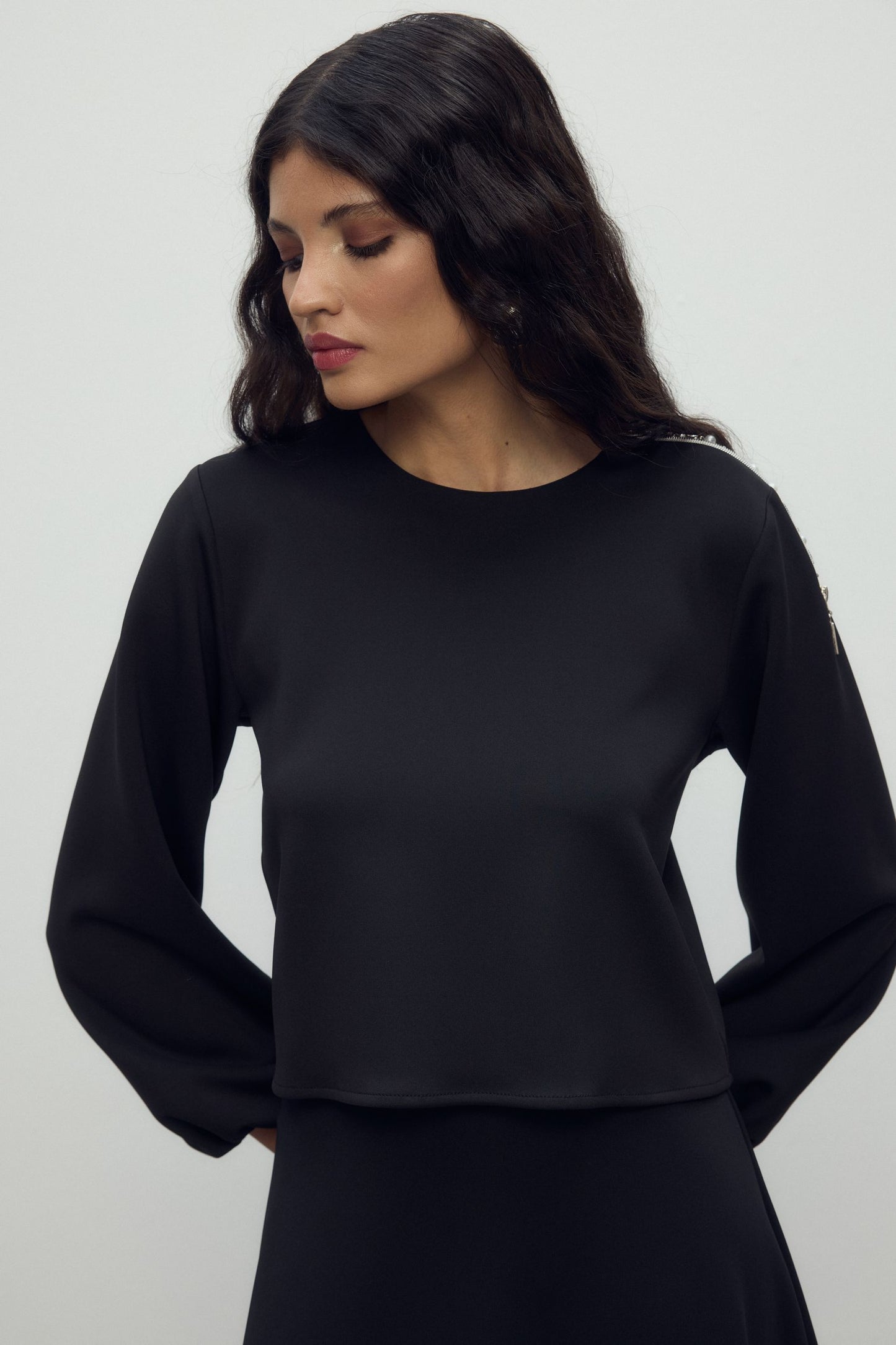 Omuz Taş Detaylı Crop Sweatshirt